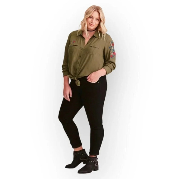 Torrid Green Embroidered Twill Button Shirt - Picture 2 of 11
